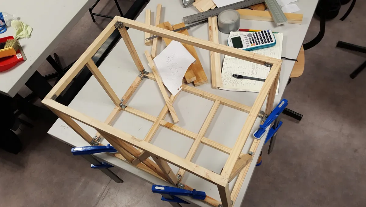 Reduced scale pine wood model